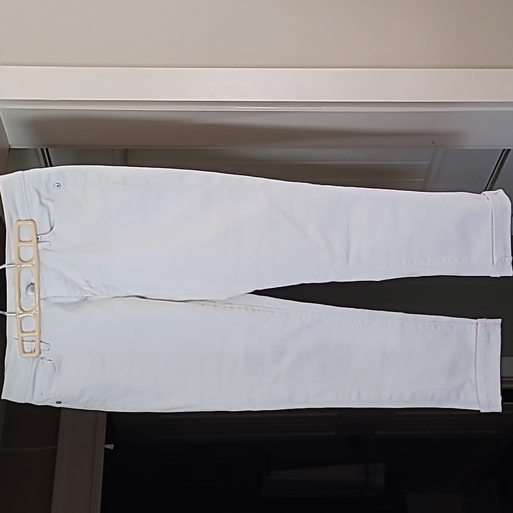 Loft White Capri Jeans